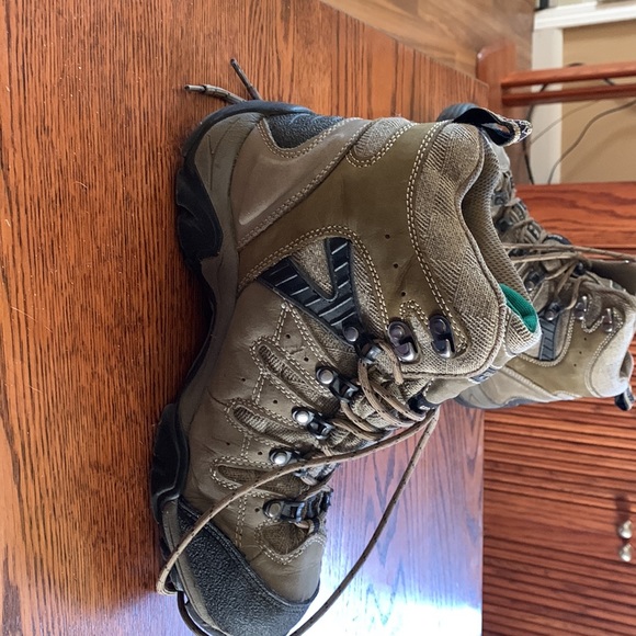 GH Bass hiking boot! Size 8M - Picture 3 of 5